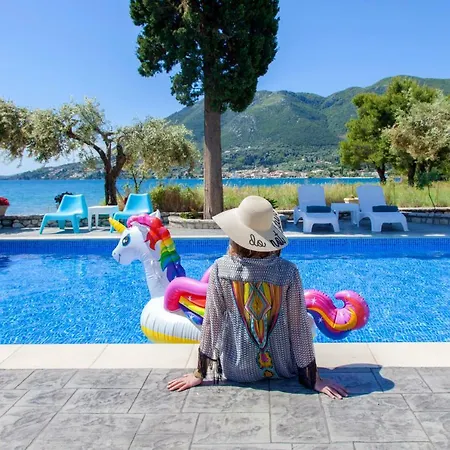 Agni Hotel apartamentowy Nikiana